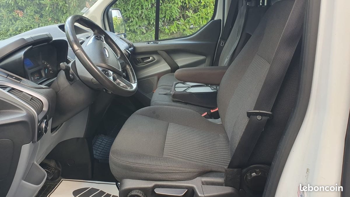 Ford Transit Custom L1H1 compact 2.0l TDCI 131ch kit courroie NEUF suivi complet depuis sron origine climatisation radar stationnement avant arrière barres de toir escamotables d'origine bluetooth (image 2)