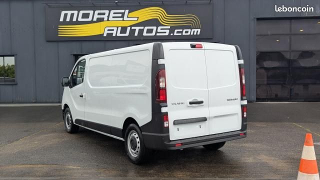 Renault Trafic FOURGON DCI 150 L2H1 3T AUTO ADVANCE (image 3)