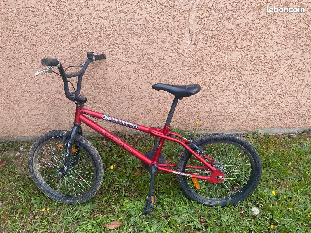 Lot de vélo + trottinette 3 roues (image 3)