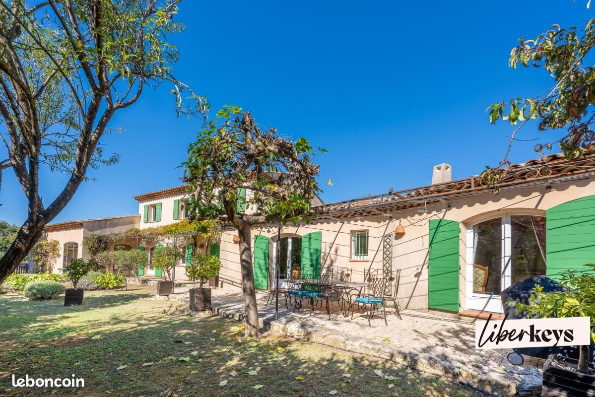 Maison 11 pièces 226 m² · à La Celle · 226 m² · 607 500 €