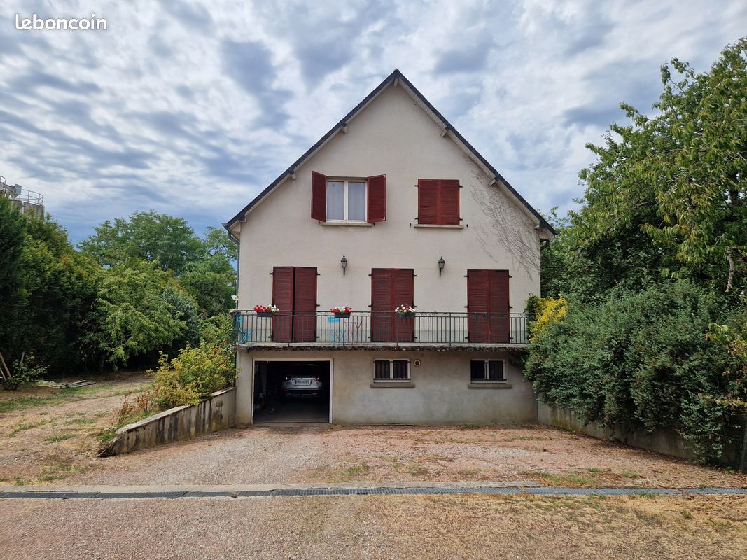 Maison 8 pièces 195 m² · à Autun · 195 m² · 215 000 €