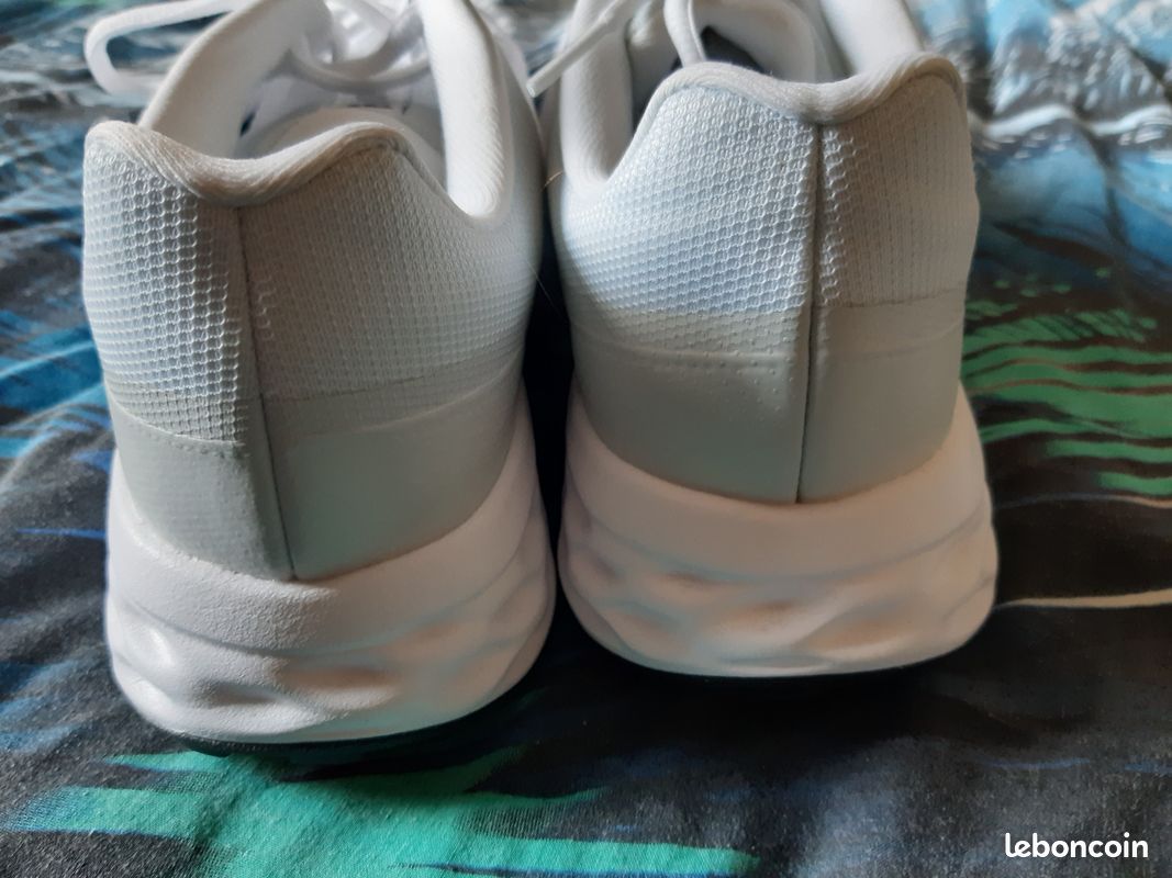 Chaussures Nike blanches (image 3)