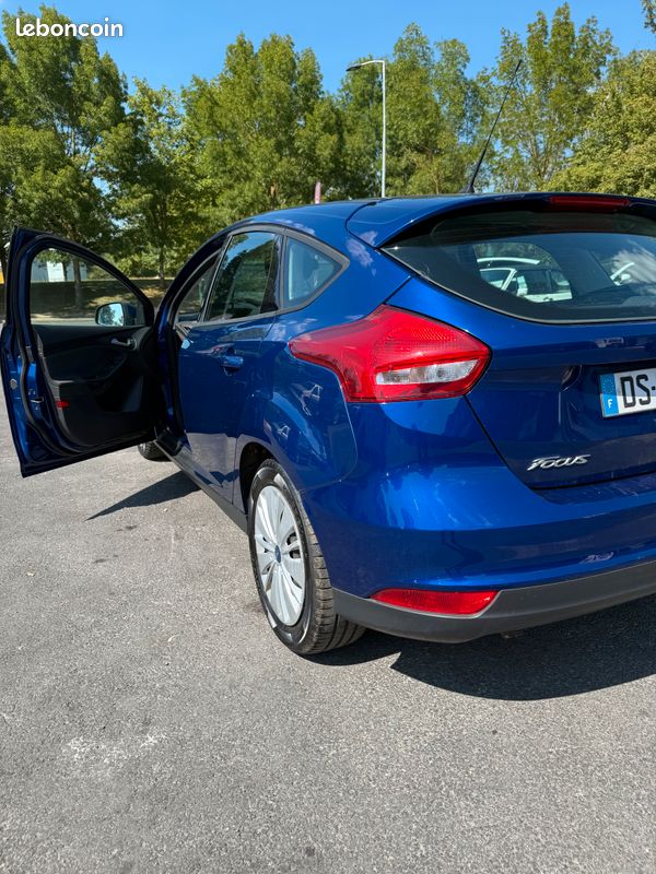 Ford Focus 1.0 EcoBoost Titanium 125 cv (image 4)