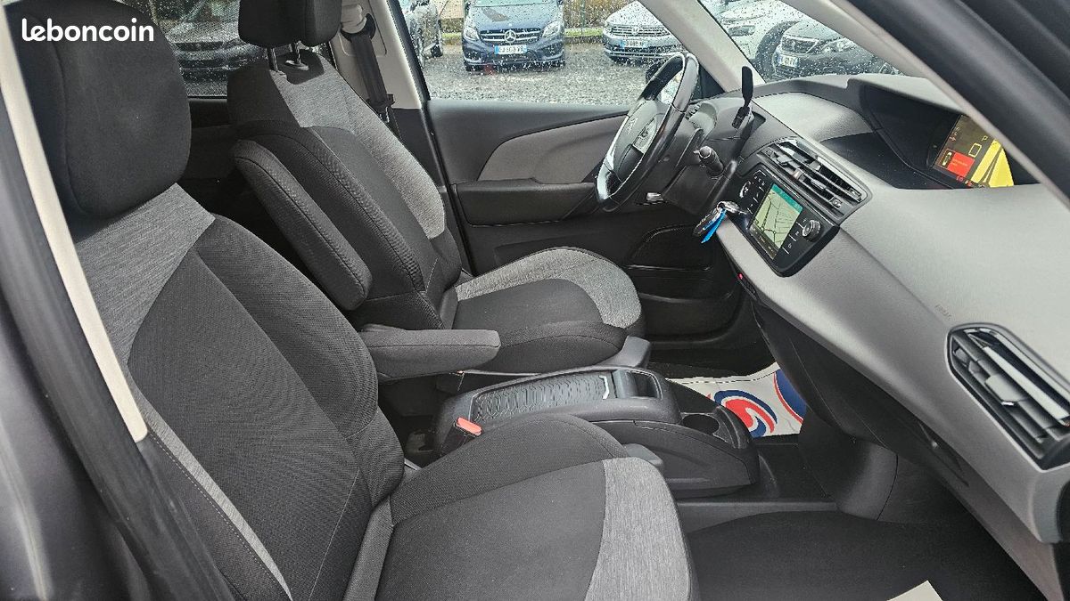 GRAND C4 PICASSO 7 PLACE BOITE AUTO 1.6 HDI 120 CHV feel (image 4)