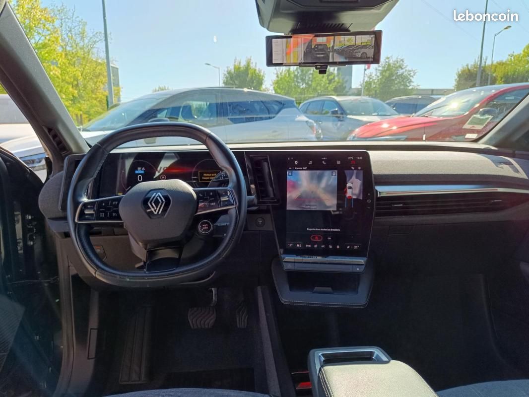 Renault Mégane E-TECH EV60 220 ch optimum charge Iconic (image 12)
