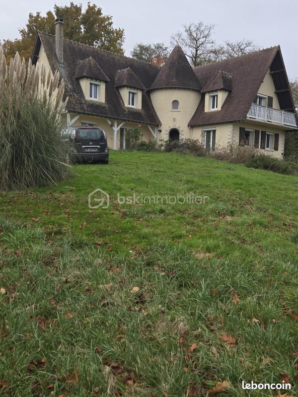 Maison 6 pièces 216 m² · à Venizy · 216 m² · 380 000 €