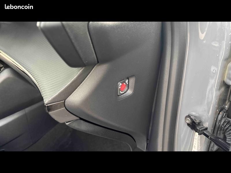 Peugeot 2008 e-2008 156ch 54 kWh GT (image 28)