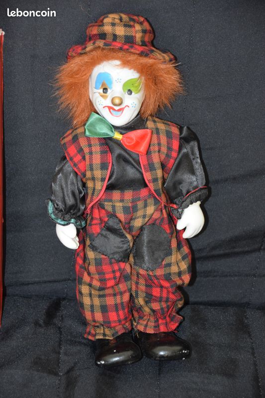 Clown en porcelaine (image 2)