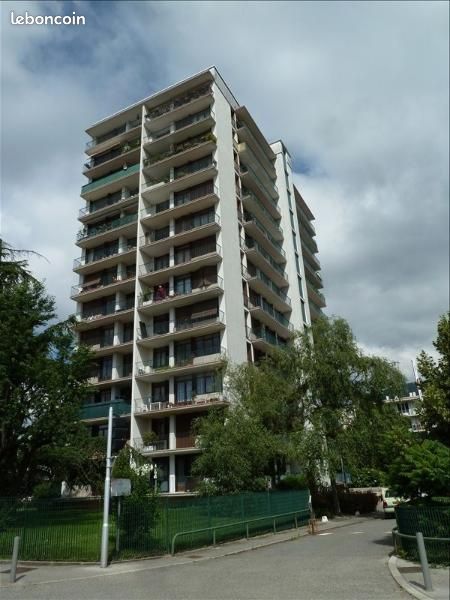 Appartement 2 pièces 48 m² · à Saint-Martin-d'Hères · 48 m² · 550 €