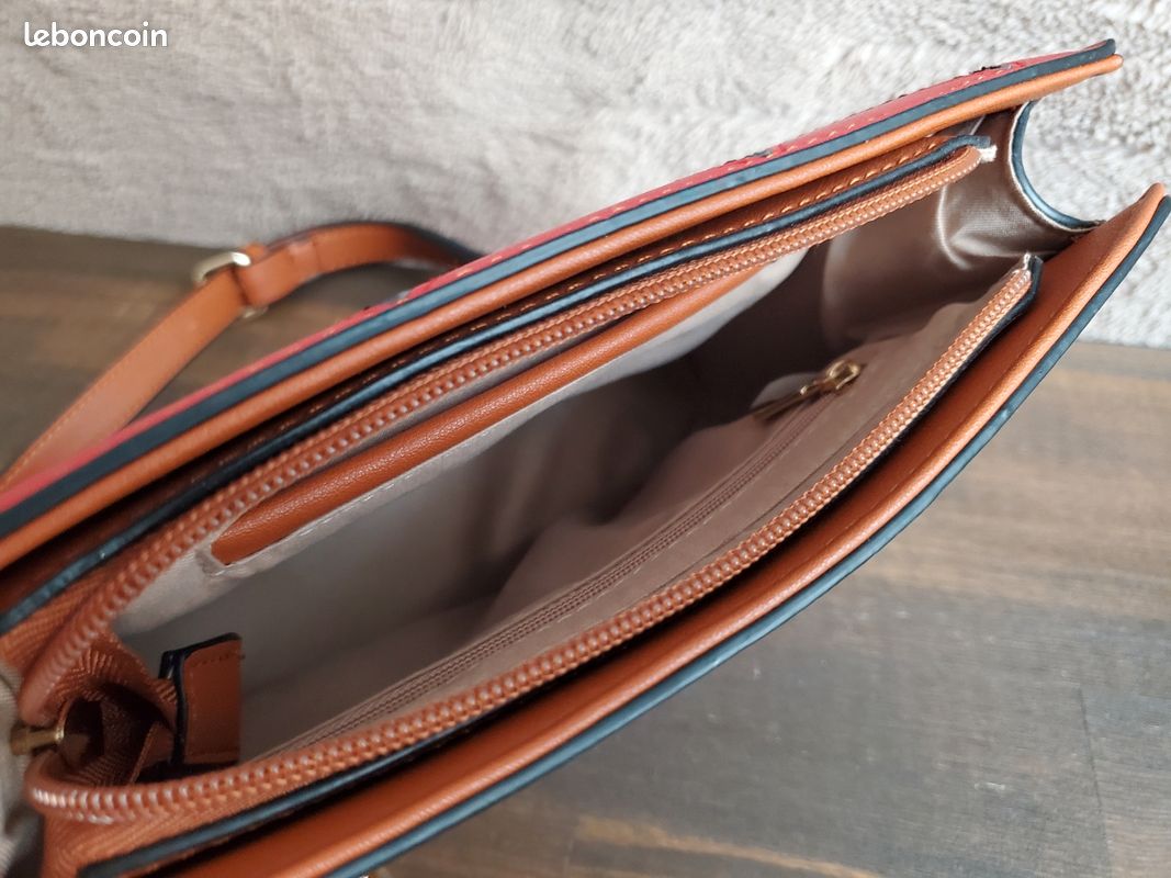 Sac bandoulière marron à motifs (image 5)