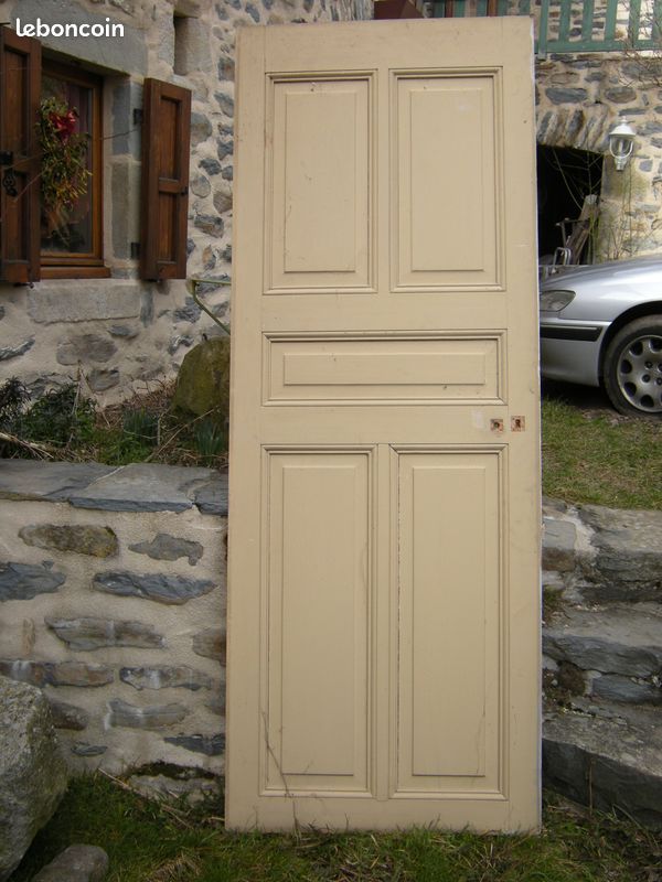 Portes anciennes à panneaux (image 1)