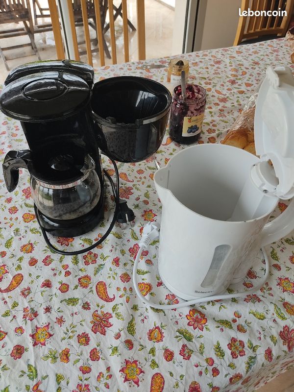 Machine à café et bouilloire (image 1)