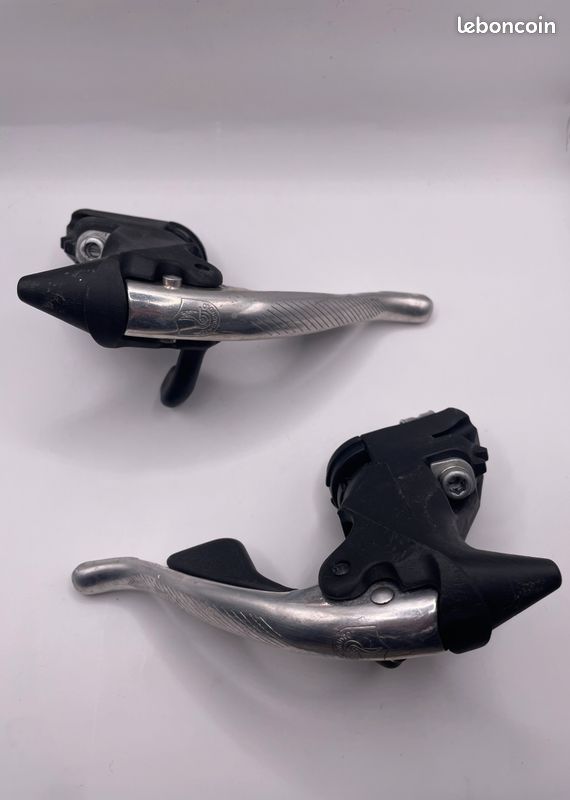 Leviers freins type VTT Campagnolo - Les Mains Dans Le Guidon Hem(59
