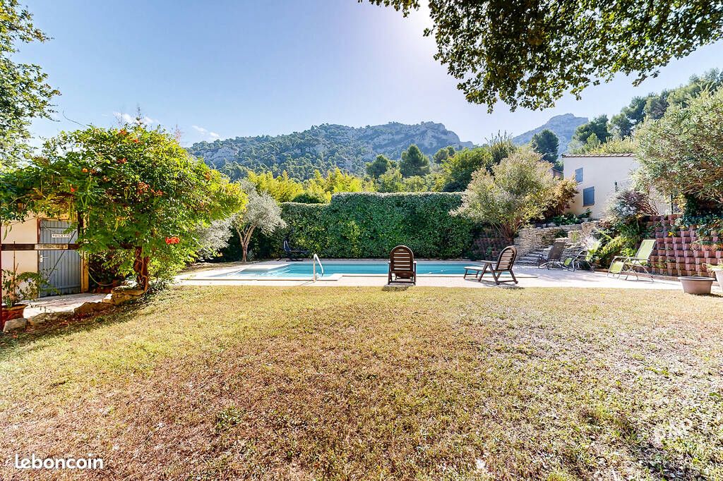 Maison 7 pièces 140 m² · à Robion · 140 m² · 549 000 €