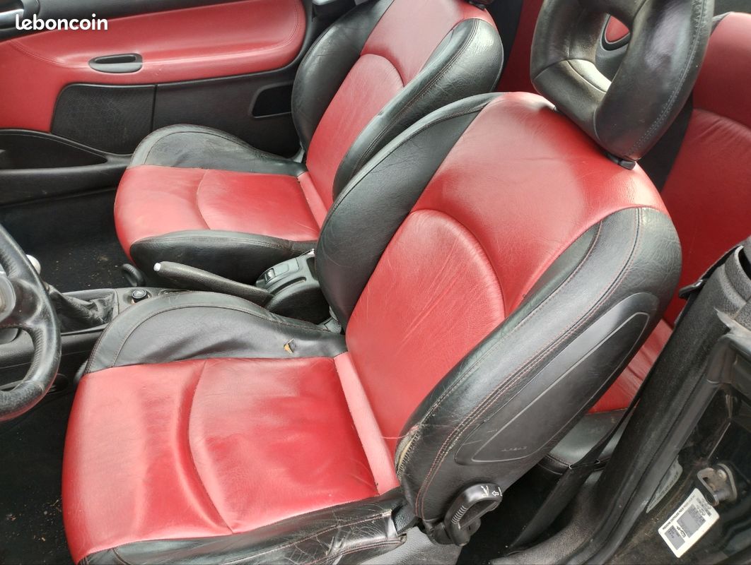 Intérieur cuir noir et rouge 206 CC (image 2)