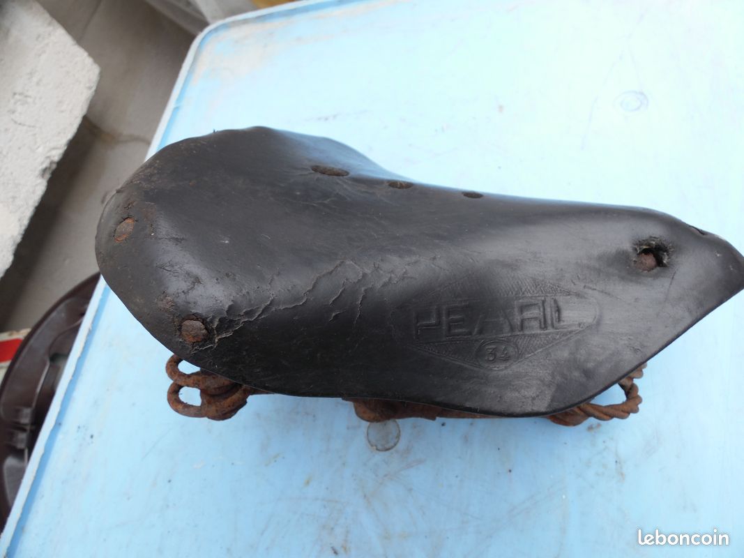 Ancienne Selle De Vélo En Cuir Le Pearl, Vintage, D'occasion, Pour Vélo De Route Ou Ville
