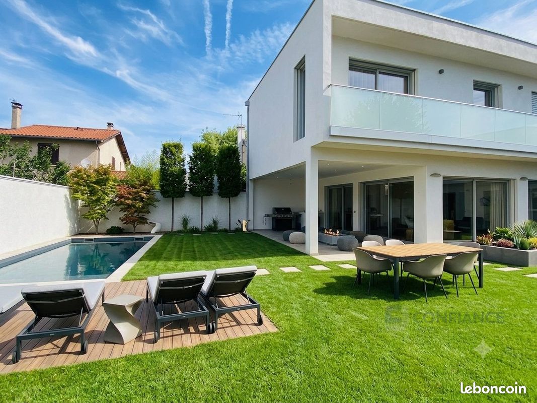 Maison 5 pièces 450 m² · à Villeurbanne · 450 m² · 1 280 000 €
