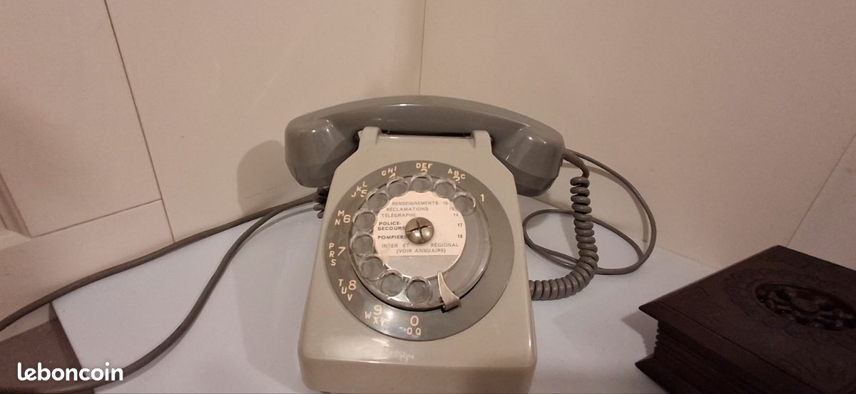 ANCIEN TELEPHONE A Cadran Gris Vintage Annees 70 Pour Deco Ou Pour Pieces EUR 19,00 - FR