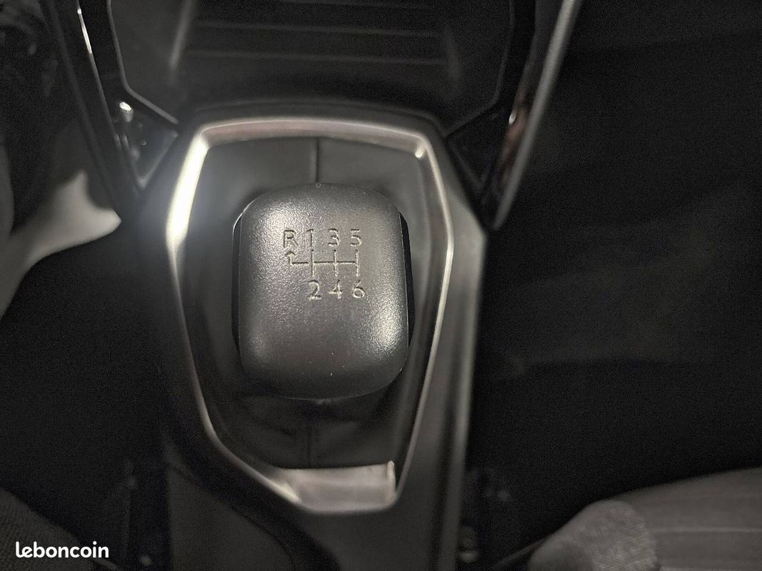 PEUGEOT 208 PureTech 100 S&S BVM6 Active (image 17)