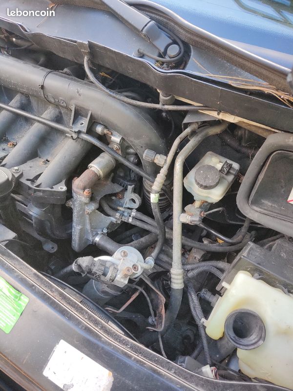 Moteur vito w638 2003 bien mais charge en 15v (image 1)