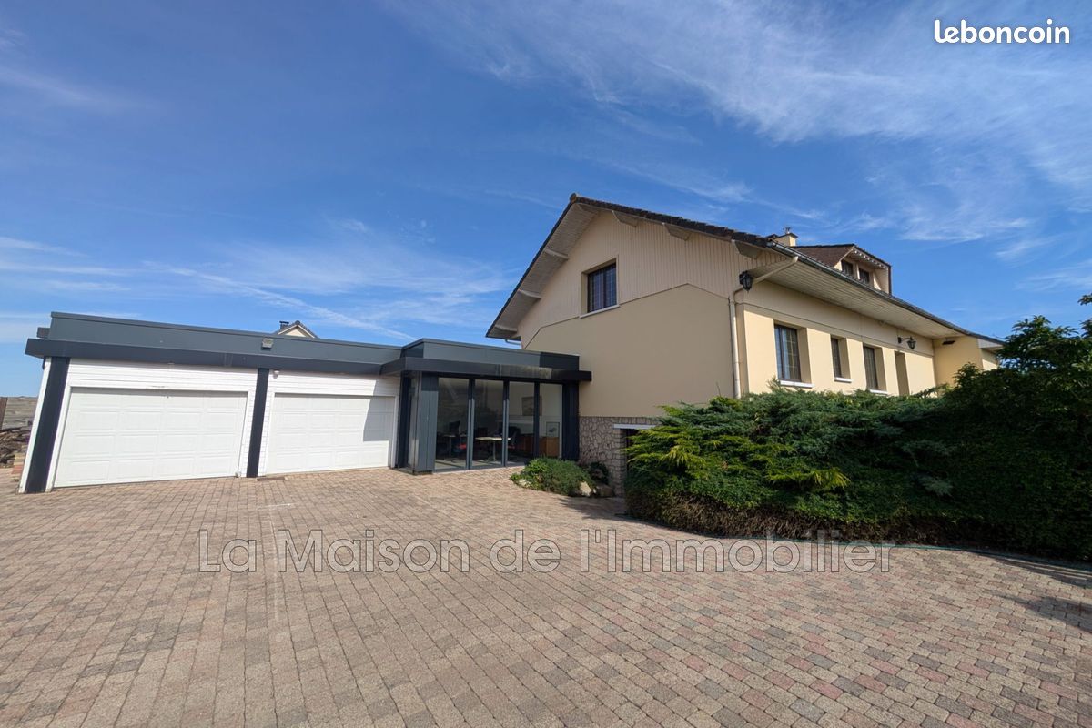 Maison 8 pièces 167 m² · à Criquebeuf-sur-Seine · 167 m² · 352 000 €