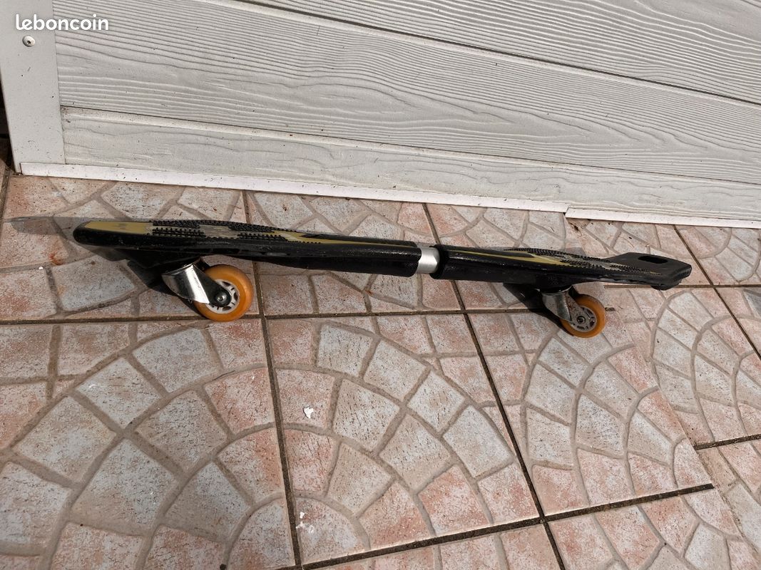 Skateboard à deux roues (image 4)