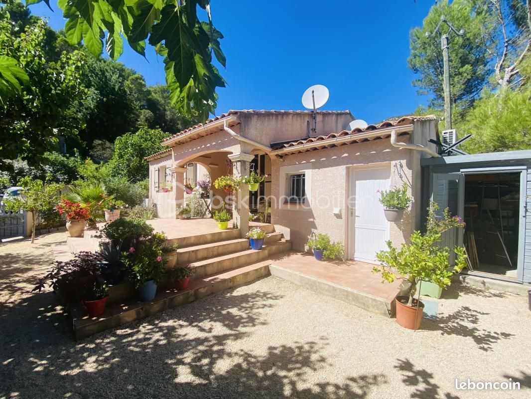 Maison 3 pièces 73 m² · à Signes · 73 m² · 350 000 €