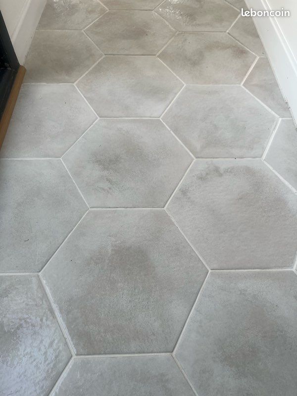 Carrelage hexagonal neuf (image 1)