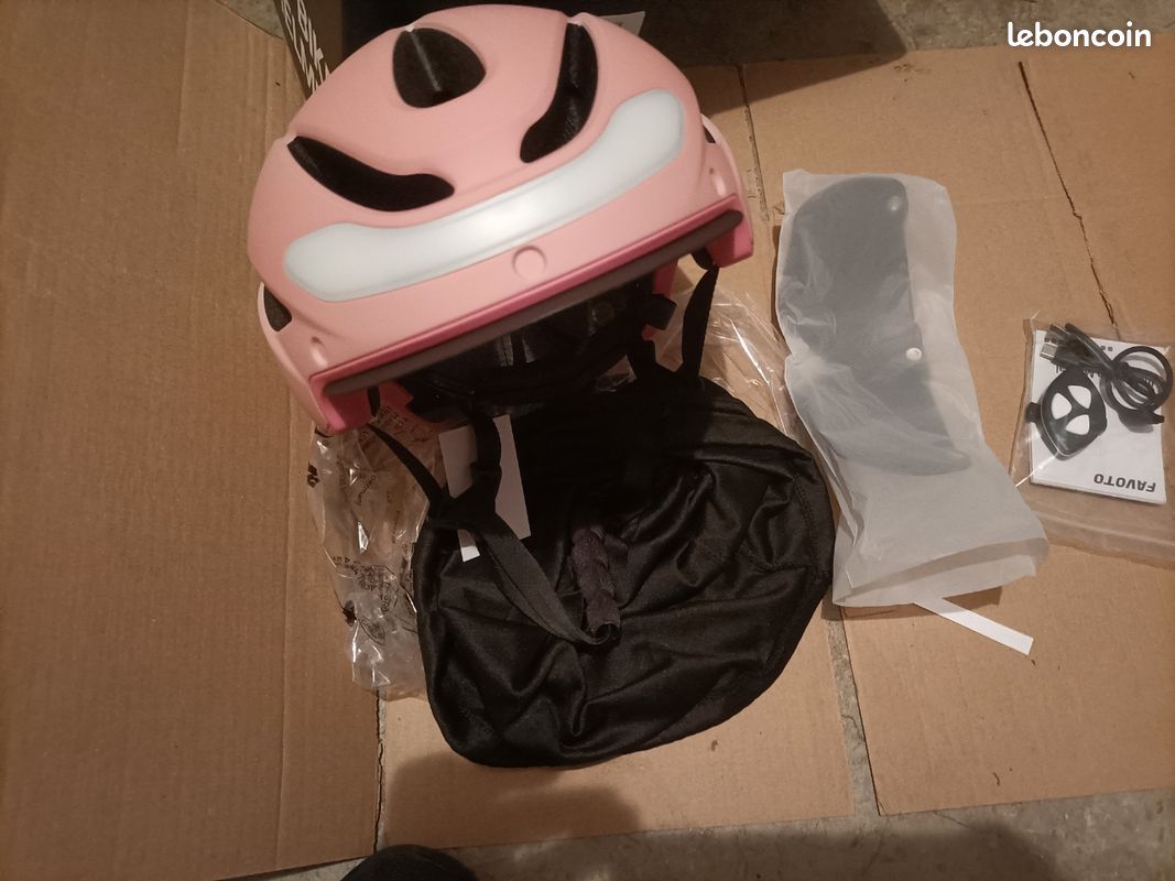 Casque Vélo Avec Lumière Favoto - LED Avant/Arrière - Réglable 54-58cm - Noir