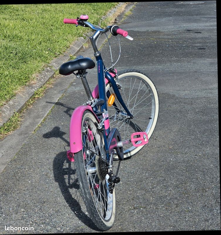 Vélo fille btw
En très Bon état avec un casque (image 3)