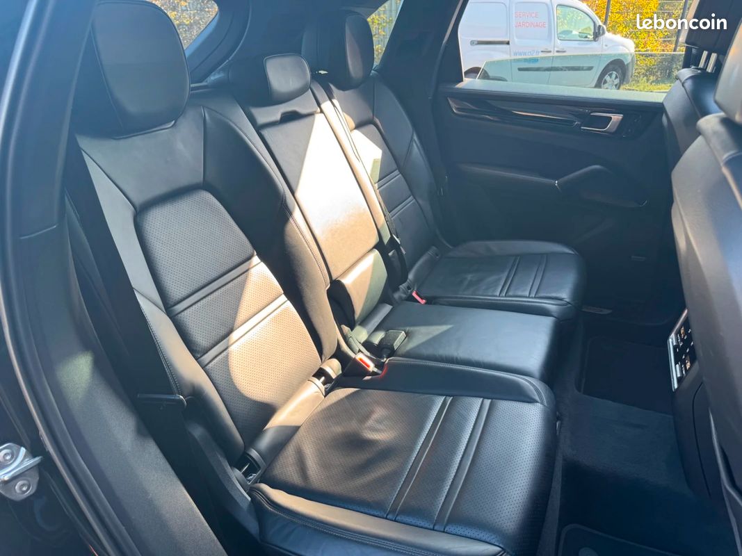 PORSCHE CAYENNE 3.0 V6 340 ch Tiptronic BVA S I Garanție I Suivi Porsche (image 21)