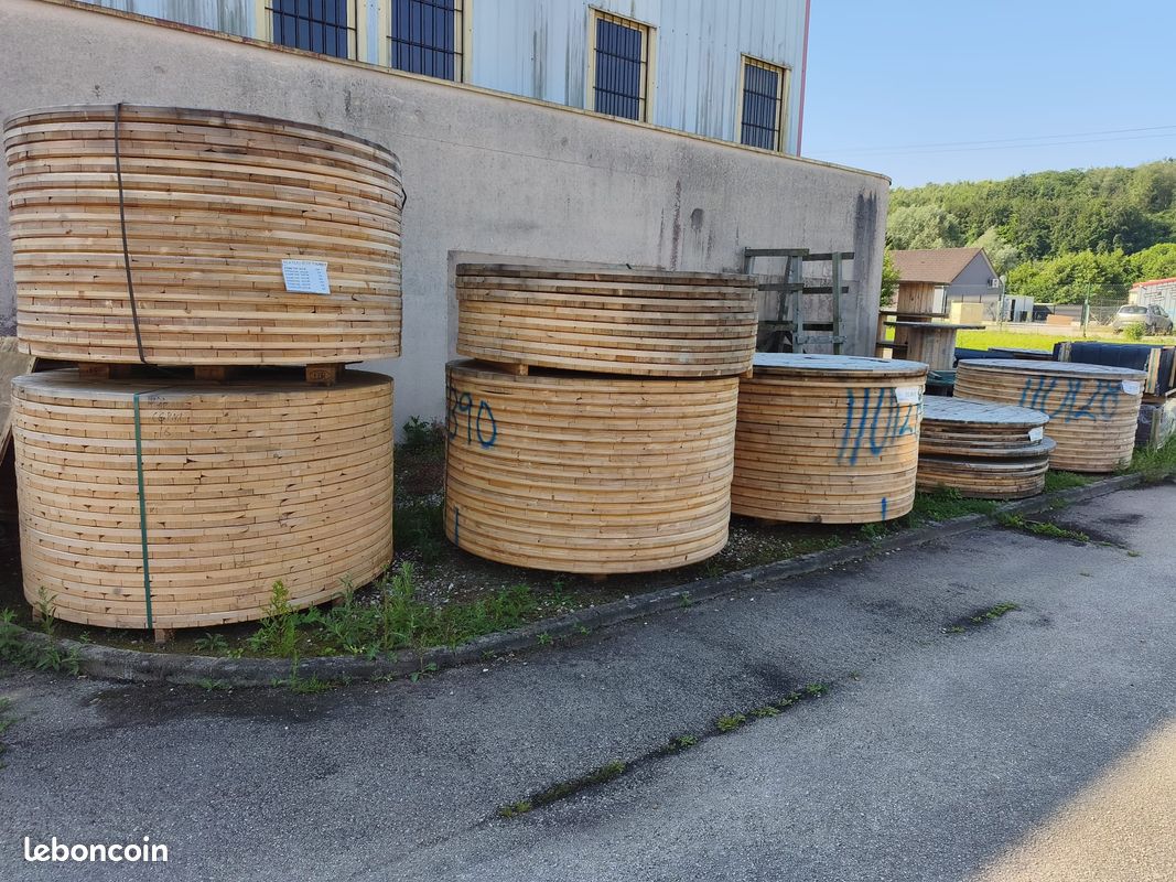 Donnez du style à vos projets avec nos tourets en bois (image 1)