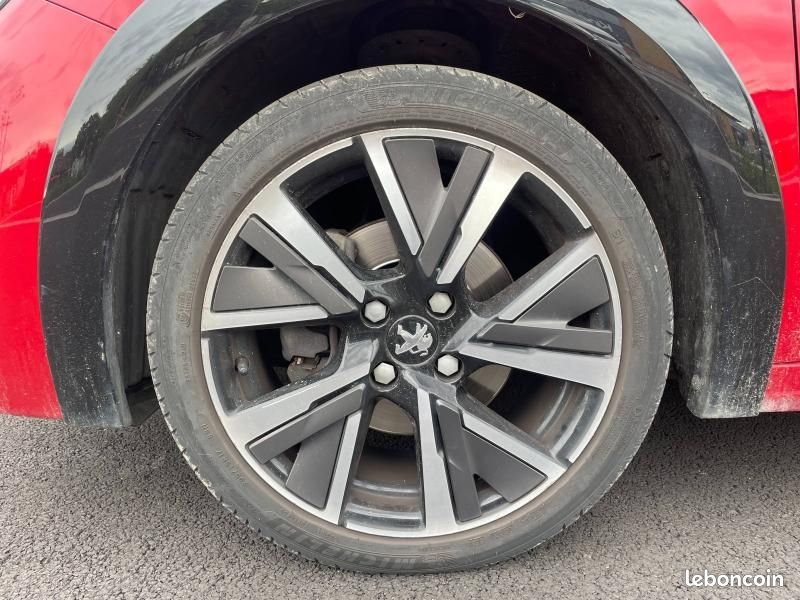 Peugeot 208 1.2 PureTech 100ch S&S GT Line (image 14)