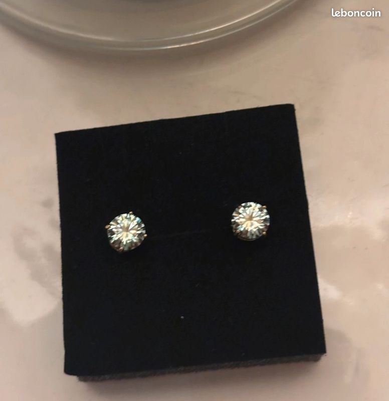 Boucles d'oreilles en argent plaqué or 18k et diamants de moissonite avec certificat carte gra (image 4)