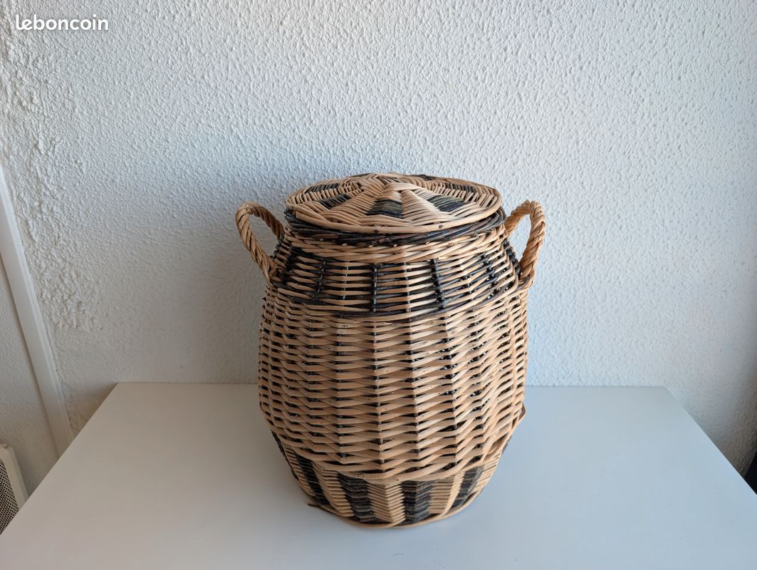 Arthur Cameron Panier à Linge Ovale en Osier de Luxe avec Couvercle Style Antique (Moyen, Finition Antique Lavée