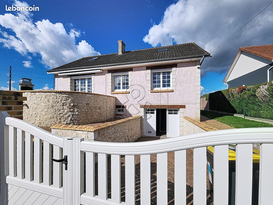 Maison 5 pièces 91 m² · à Pîtres · 91 m² · 228 900 €
