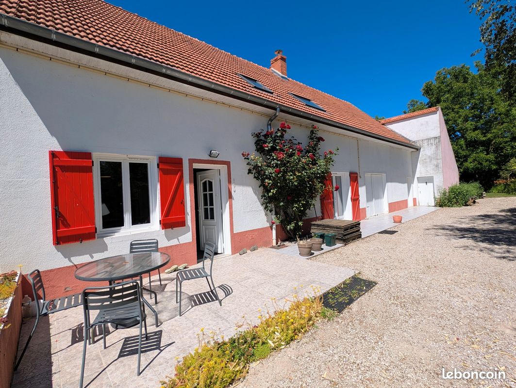 Maison 5 pièces 128 m² · à Esbarres · 128 m² · 230 000 €
