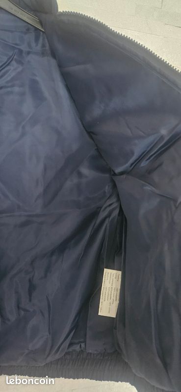 Gilet sans manche matelassé neuf sans étiquettes. Taille L (image 3)