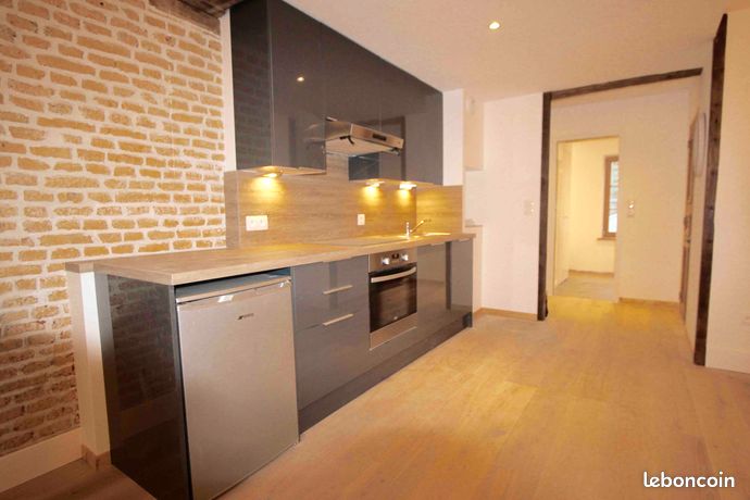 Dans une rue réputée du Vieux Lille, T2 libre à partir du 2 septembre.e — 3