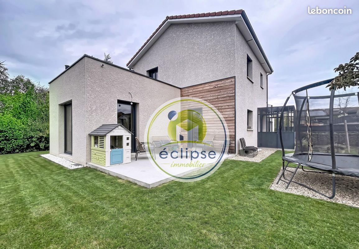 Maison 5 pièces 130 m² · à Polliat · 130 m² · 339 000 €