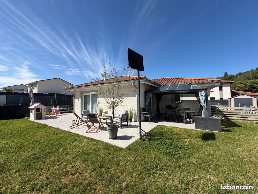 Maison 5 pièces 117 m² · à Nivolas-Vermelle · 117 m² · 365 000 €