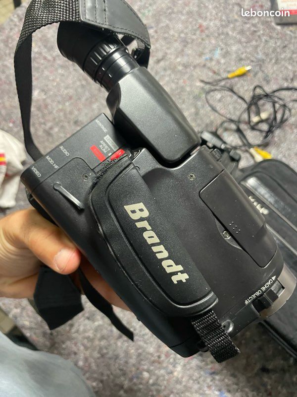 Caméscope vintage Brandt VM 047 C VHS C noir (image 13)