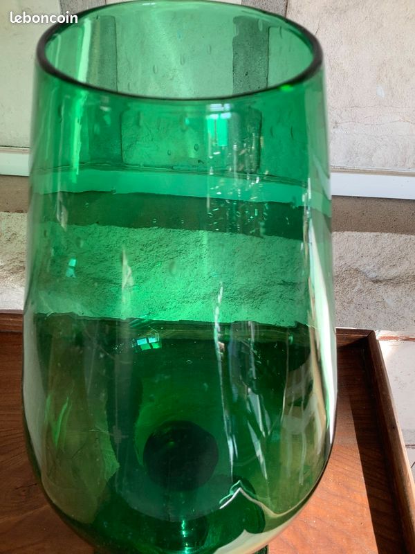 Joli vase vert forme originale (image 3)