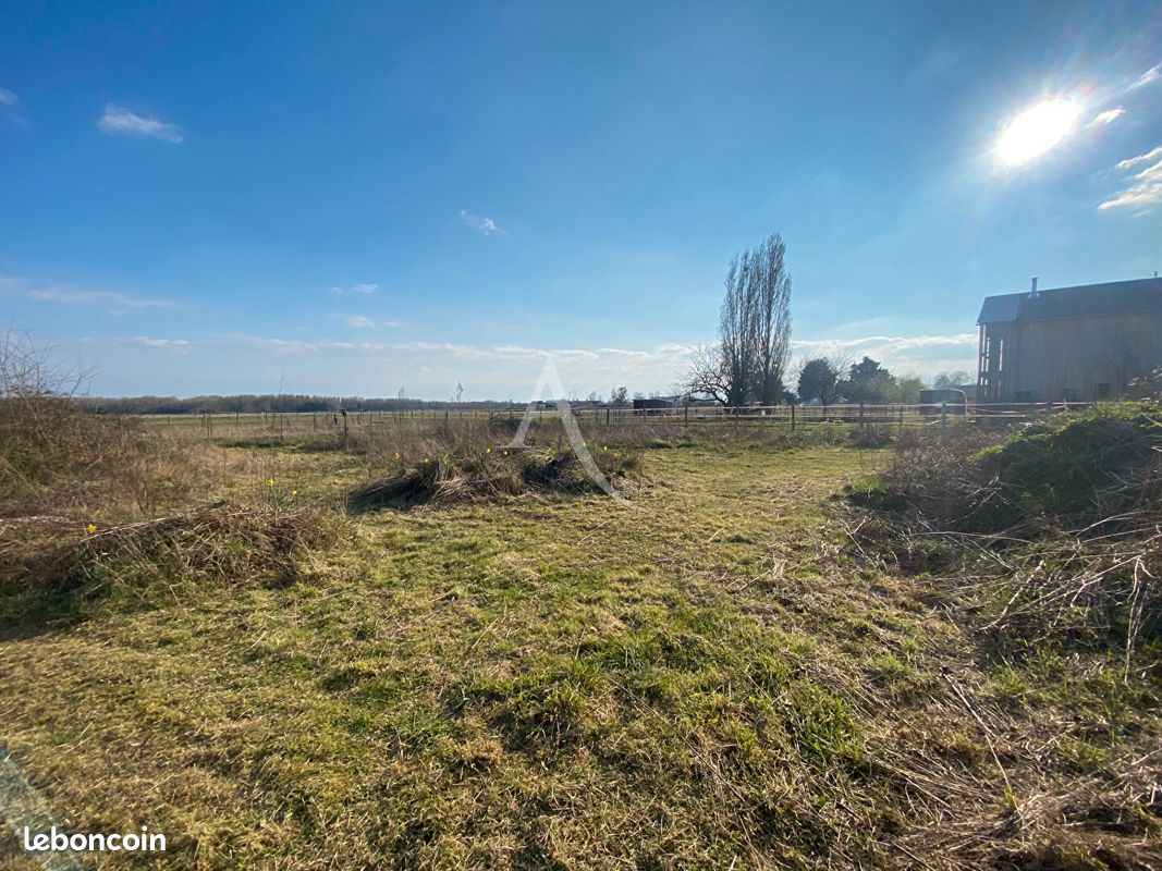 Terrain 2929 m² · à Mont-près-Chambord · 2 929 m² · 72 000 €