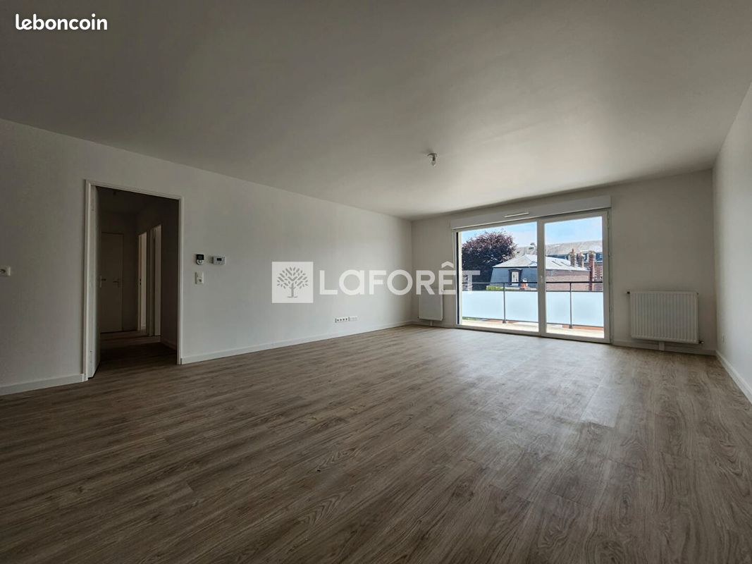 Appartement 3 pièces 75 m² · à Elbeuf · 75 m² · 911 €