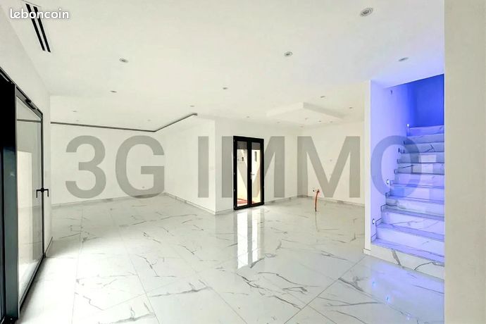 https://img.leboncoin.fr/api/v1/lbcpb1/images/f2/5d/0a/f25d0ad6aacd05628b80bbc2f501ef29c661fed3.jpg?rule=ad-image