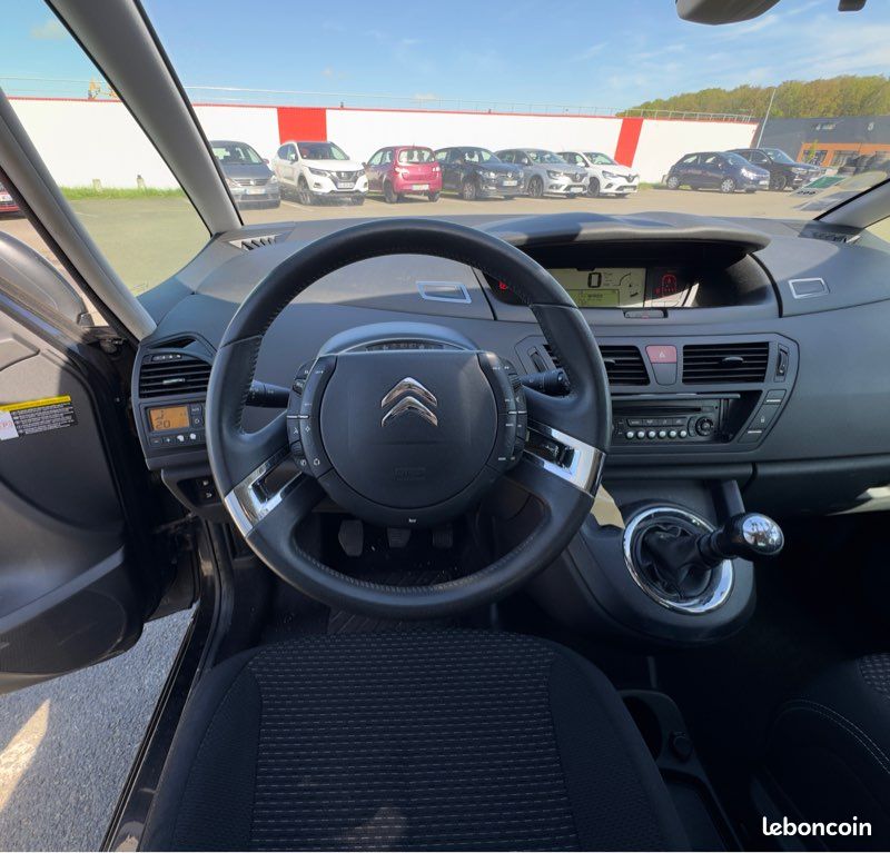 CITROEN C4 II 1.6 HDI 110Ch CONFORT *GARANTIE 6 MOIS (image 5)