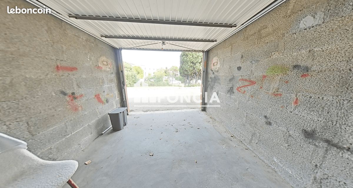 Parking 15 m² · à Salon-de-Provence · 15 m² · 80 €/mois
