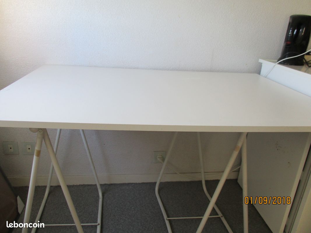 Plateau bureau sur tréteaux (image 1)