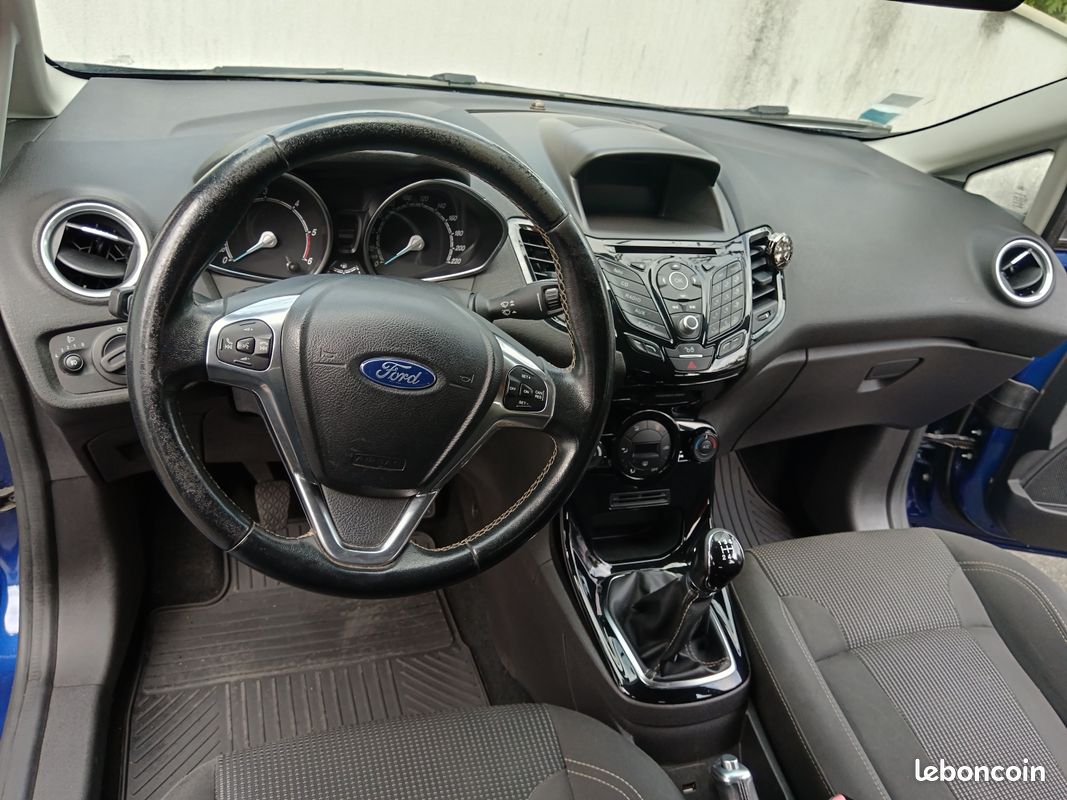 Ford Fiesta Phase 2 1.5 TDCI 95ch Titanium (image 3)